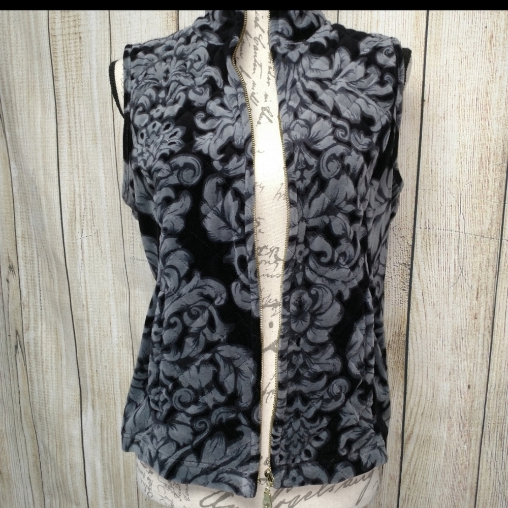 Charter Club Medium Velour Zip Up Vest!